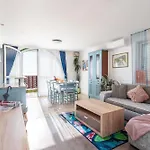 Apartments And Room Lora